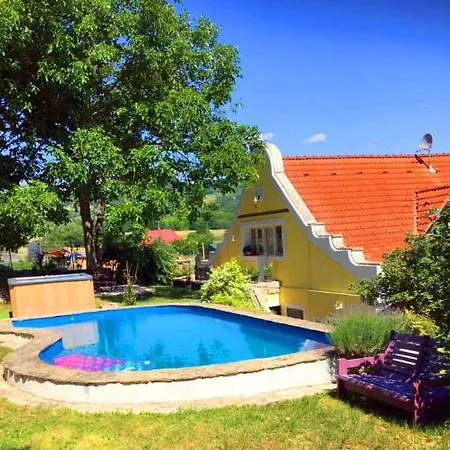 Vica Apartman Affittacamere